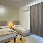 Adi 2* Sarandë