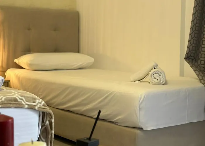 Adi Hotel 2*