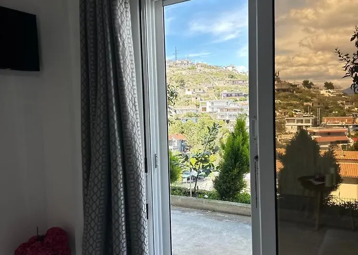 Adi Hotel 2*