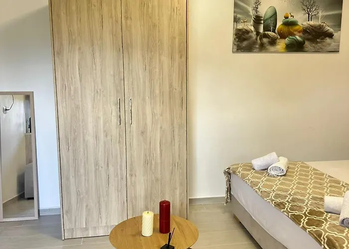 Adi Hotel 2*